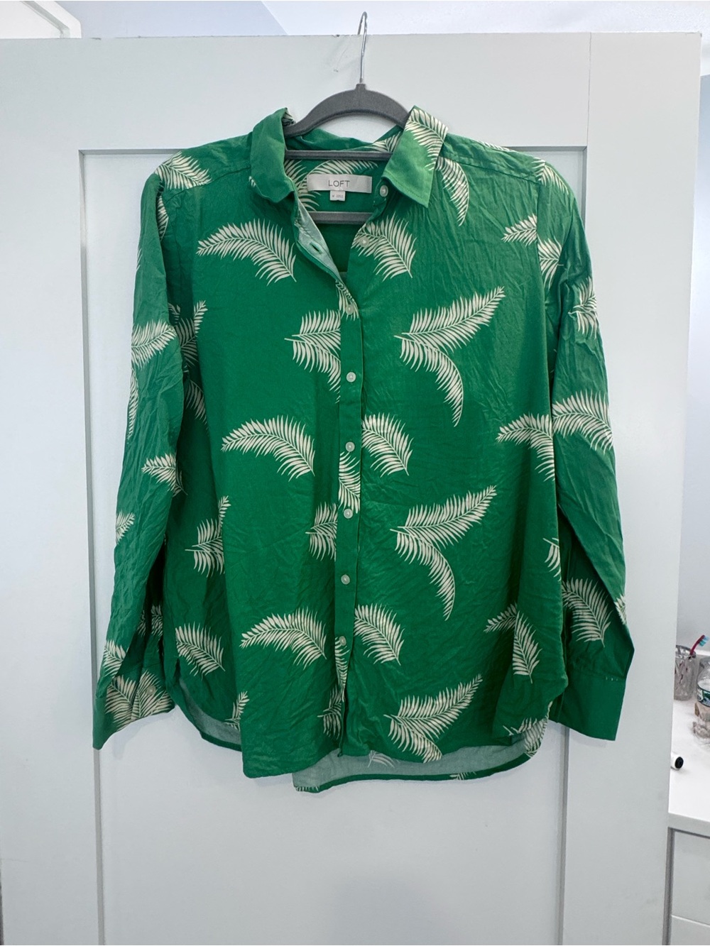 LOFT Green Palm-Print Casual Button-Down Shirt